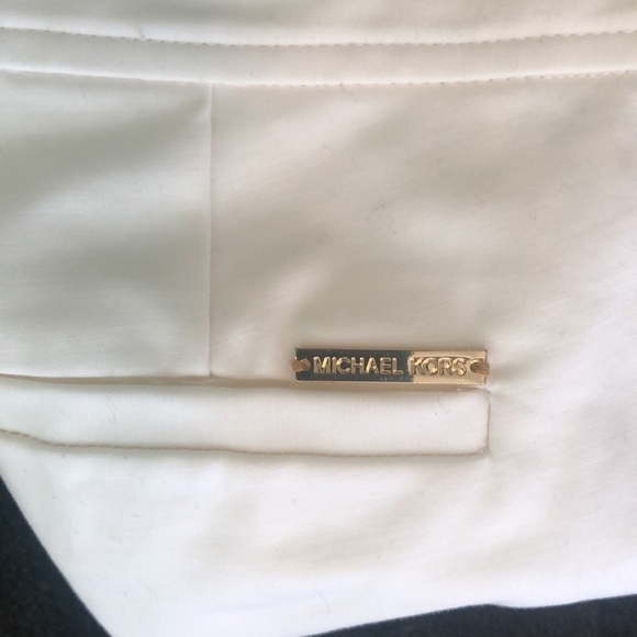 Michael Michael Kors white pants w decorative gold & brown half belt dry cleaned - Picture 11 of 13